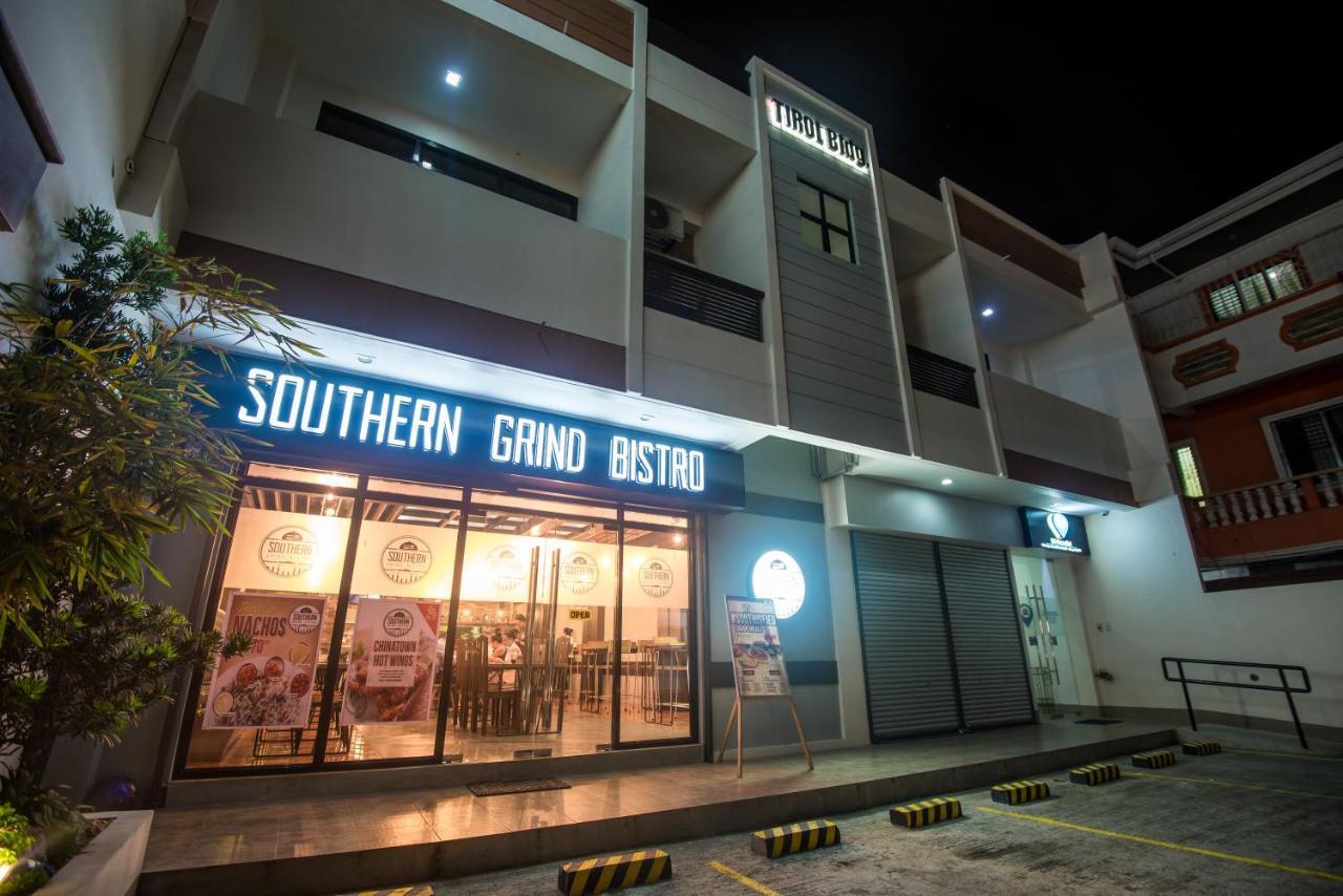 Ett Hometel Kalibo Exterior photo