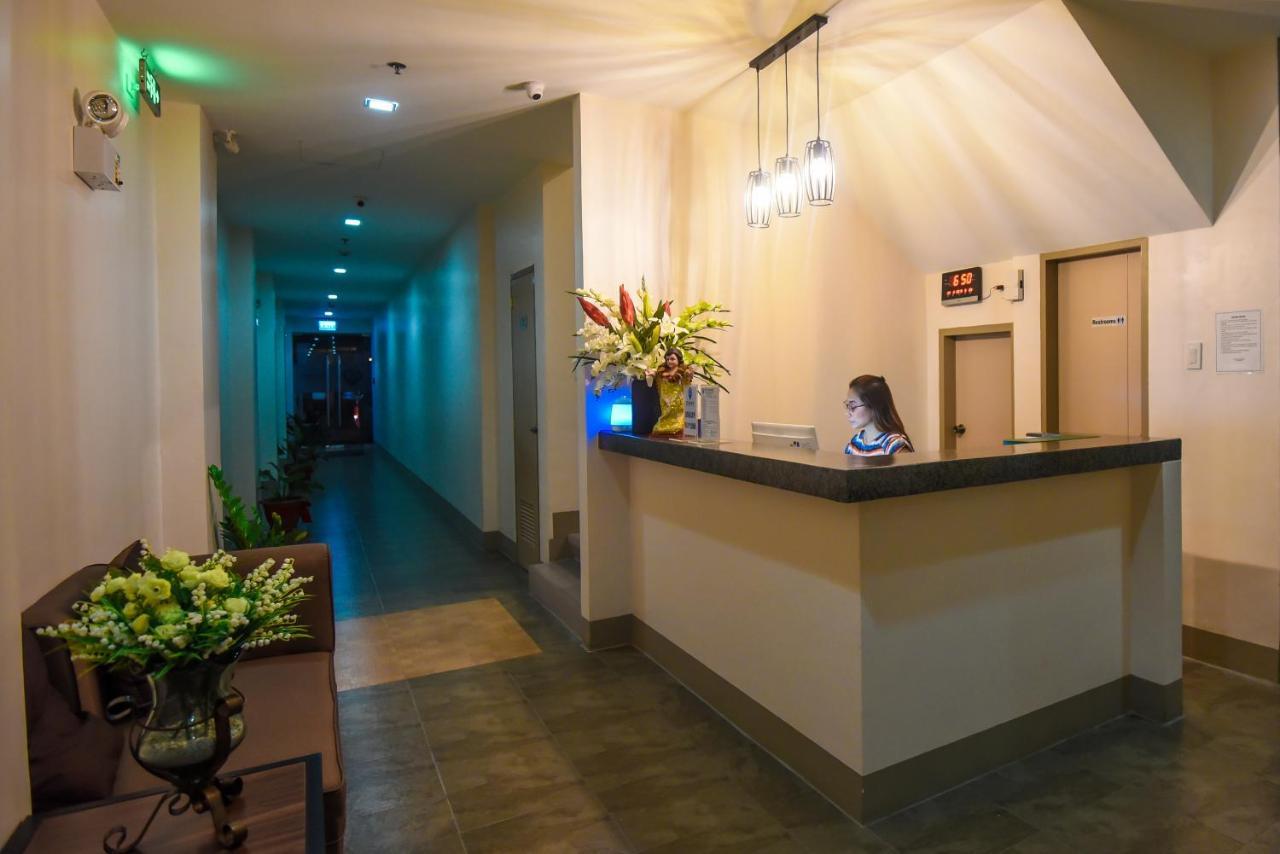 Ett Hometel Kalibo Exterior photo