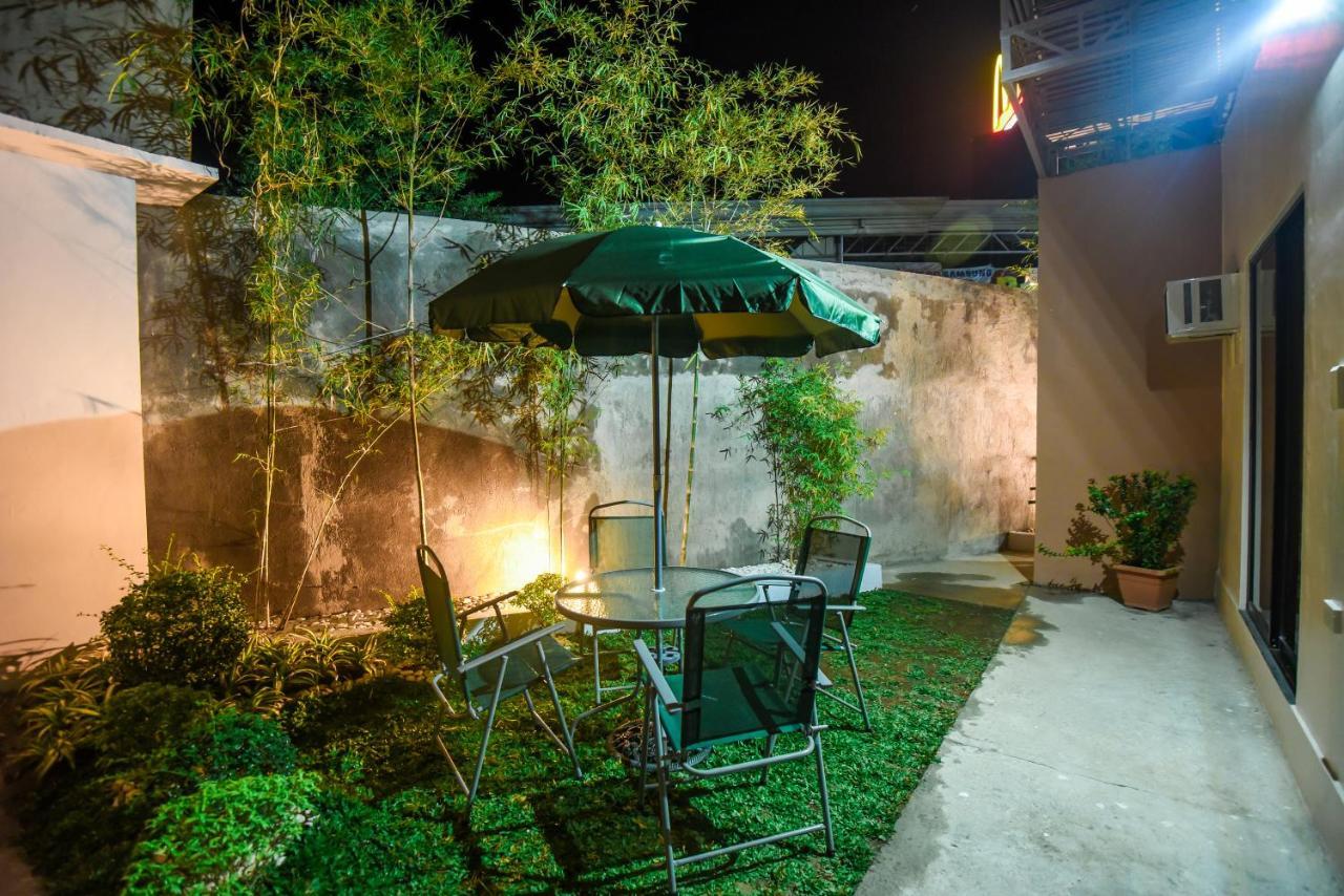 Ett Hometel Kalibo Exterior photo
