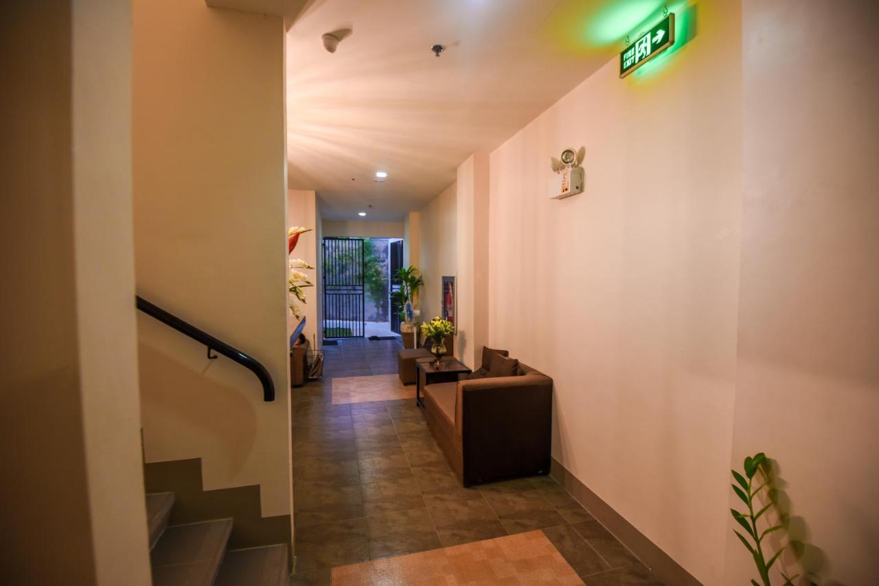 Ett Hometel Kalibo Exterior photo