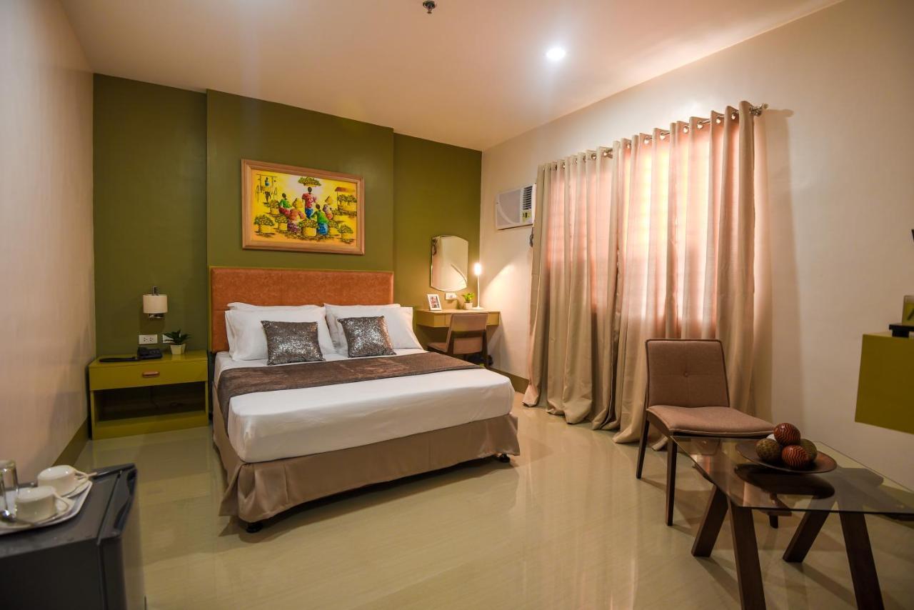 Ett Hometel Kalibo Exterior photo