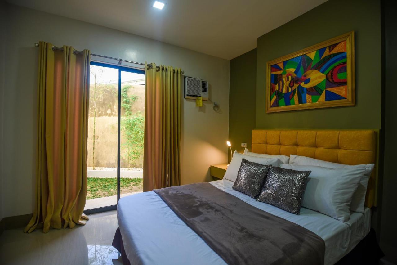 Ett Hometel Kalibo Exterior photo
