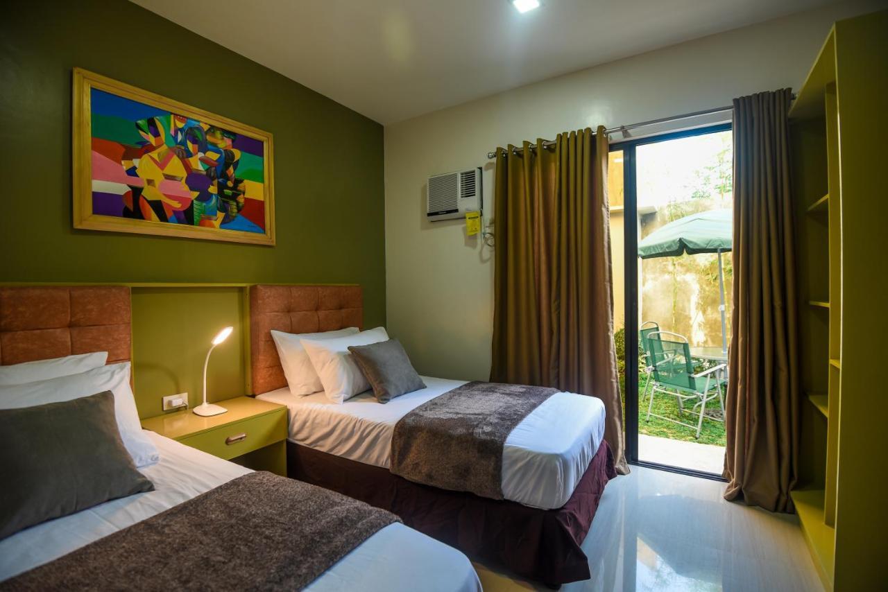 Ett Hometel Kalibo Exterior photo